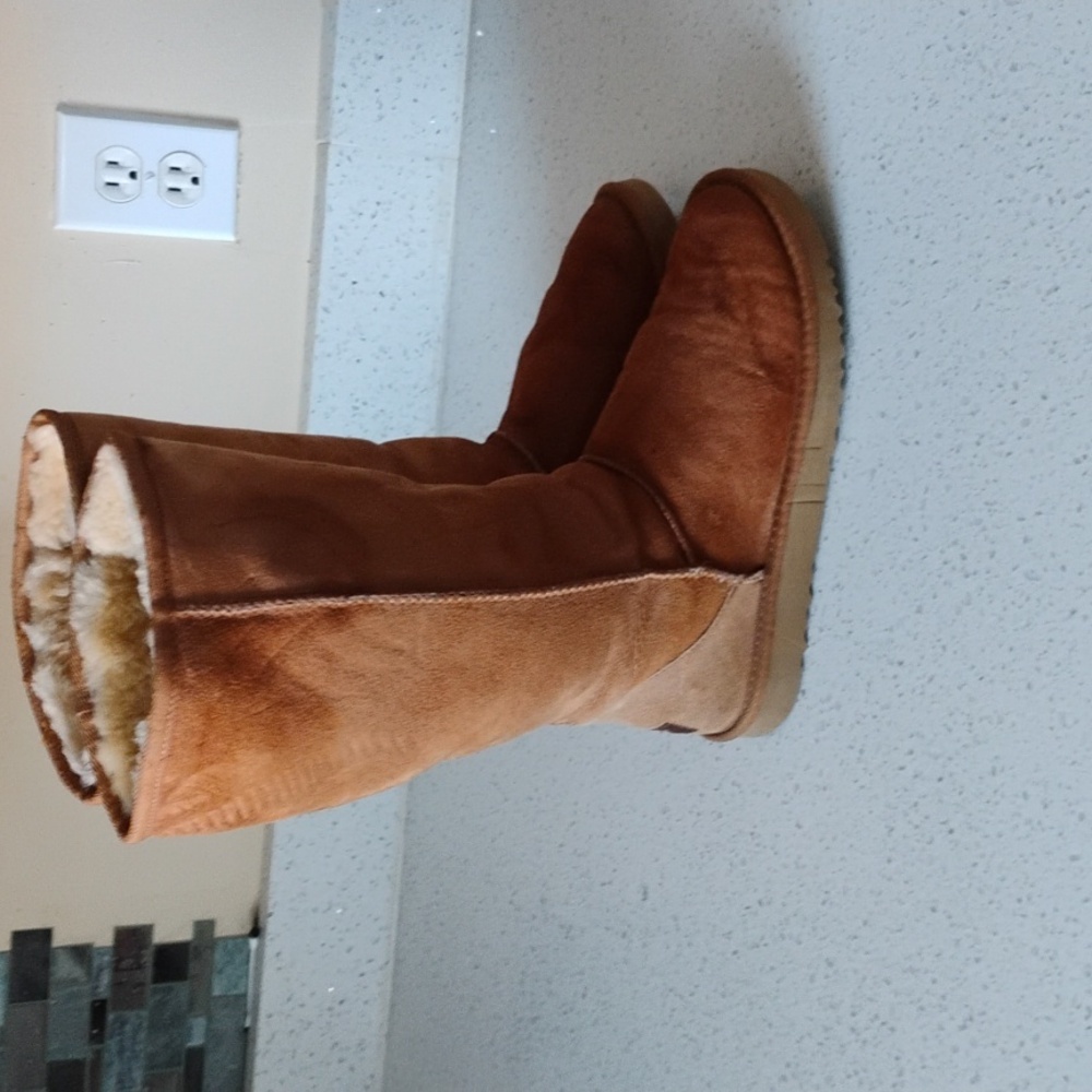 UGG Boots Size 8 Women - Picture 2 of 6